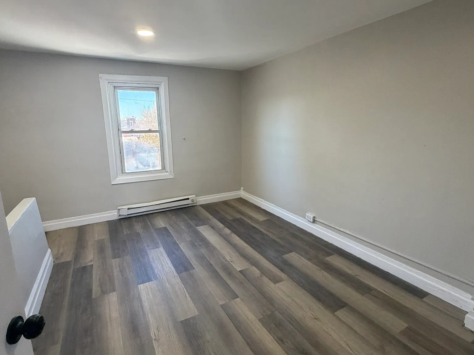 4 bed, 1414 sqft, $2,200 — Photo 3