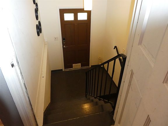 5th image of 921 Hawthorne St Unit A
