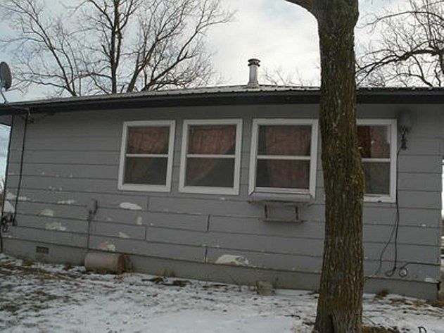 2nd image of 10108 S Cedar St