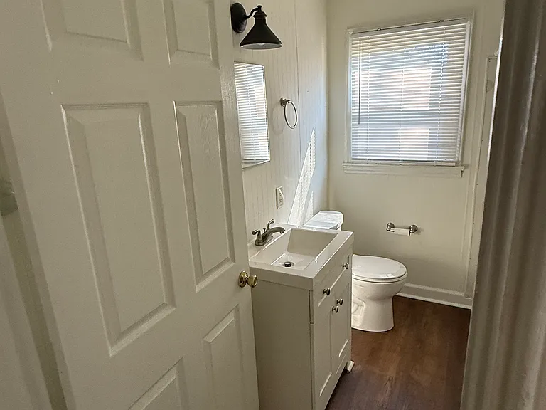 209 Cecil Dr — Photo 10