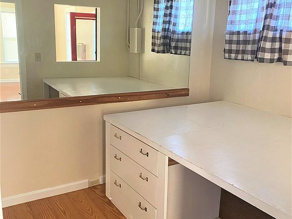 3rd image of 136 Oviedo St #3