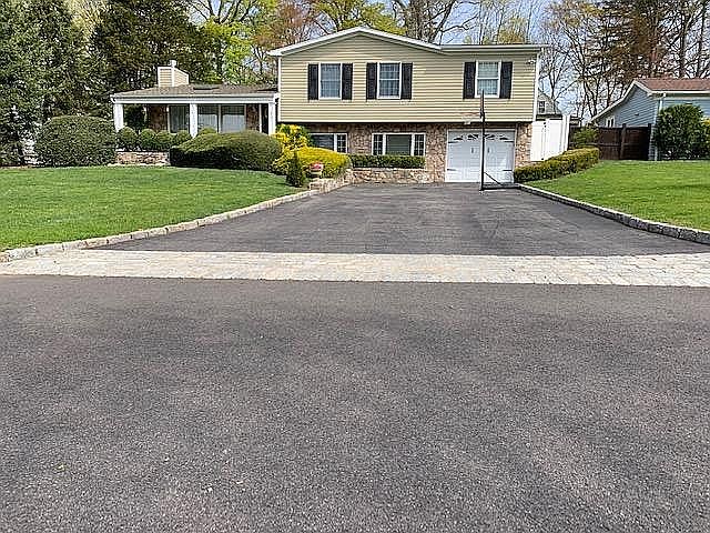 1st image of 43 Stone Wall Dr