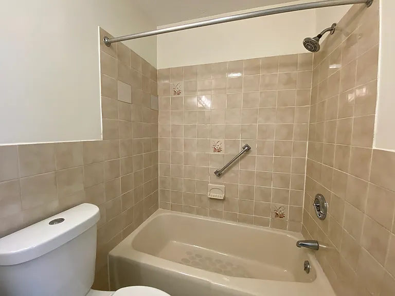 Park View Hills Condominiums — Photo 21