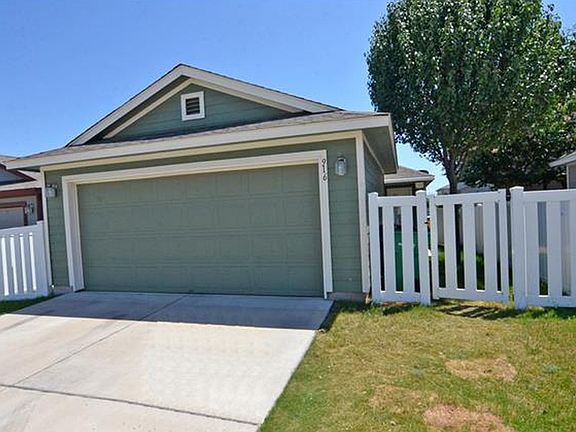 Garage & Fenced Yard