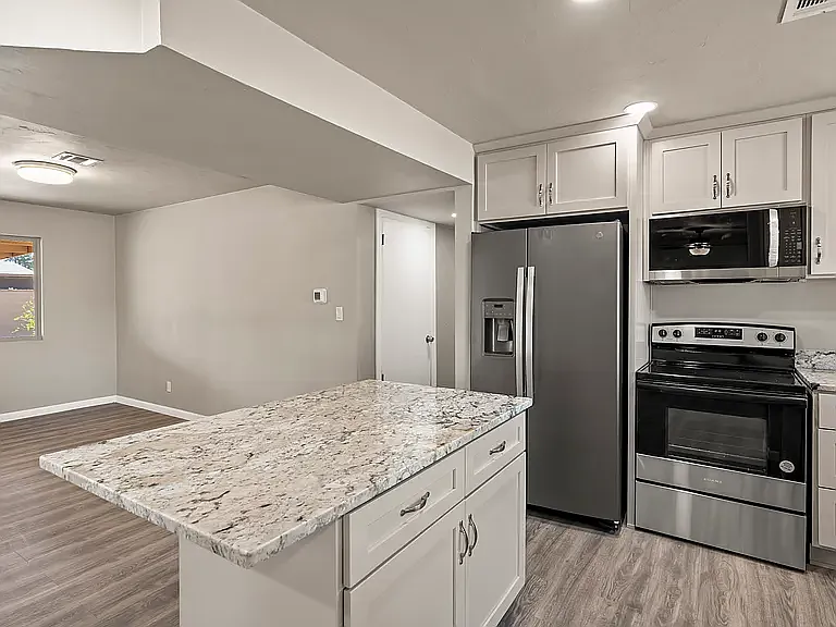 1331 S Edlin Ave — Photo 3