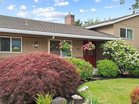 3rd image of 6595 SW 207th Ave