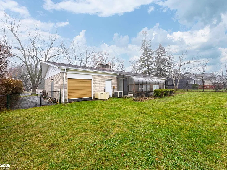 107 Bloomfield Blvd — Photo 44