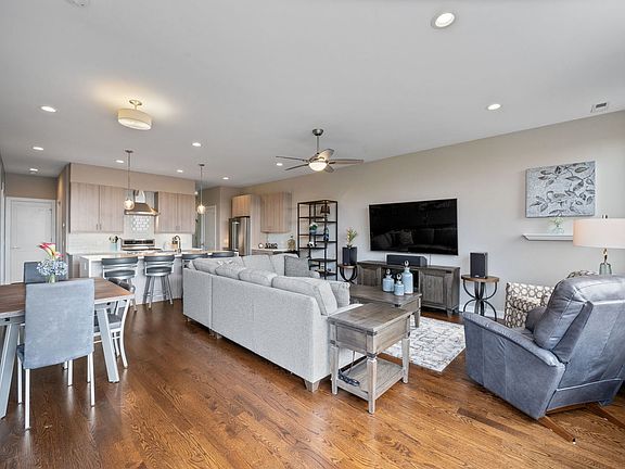 5th image of 1841 N California Ave #4A