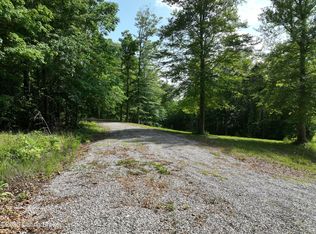 18 Chestnut Hills Rd, Burkesville, KY 42717