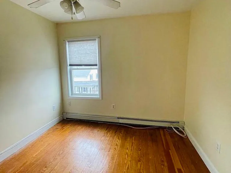 117 Waterman Ave #2R — Photo 7