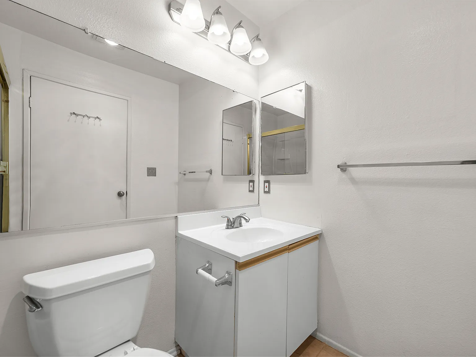 2 bed, 1200 sqft, $3,950 — Photo 4