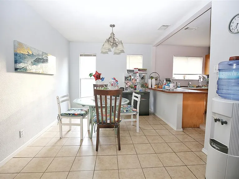 204 Deerfield Park Dr — Photo 5