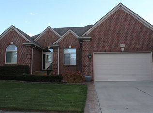 17542 Goldeneye Dr, Clinton Township, MI 48038