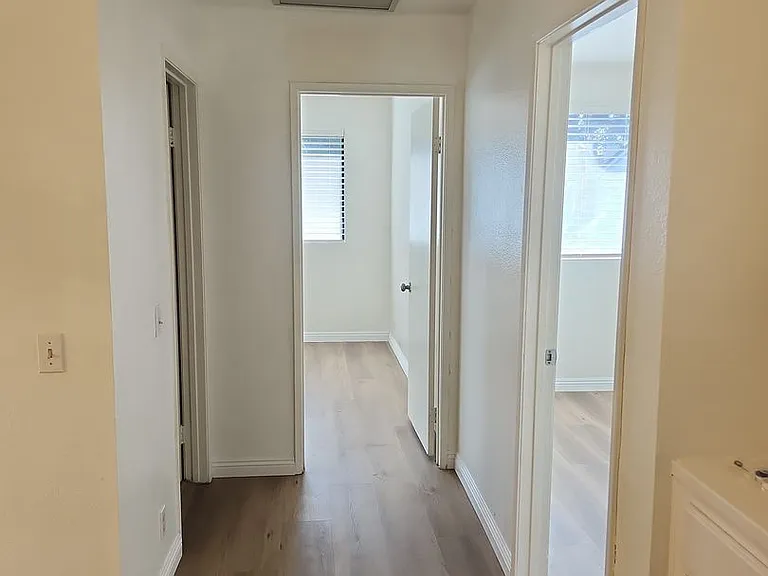 2216 Loggers Ln — Photo 12