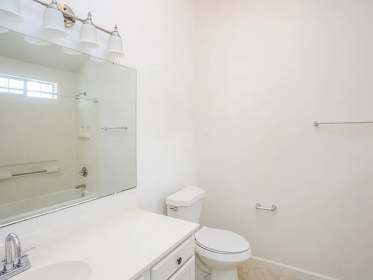 8908 Chesham Dr — Photo 15