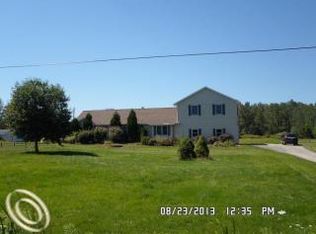 23380 Carleton West Rd, Belleville, MI 48111