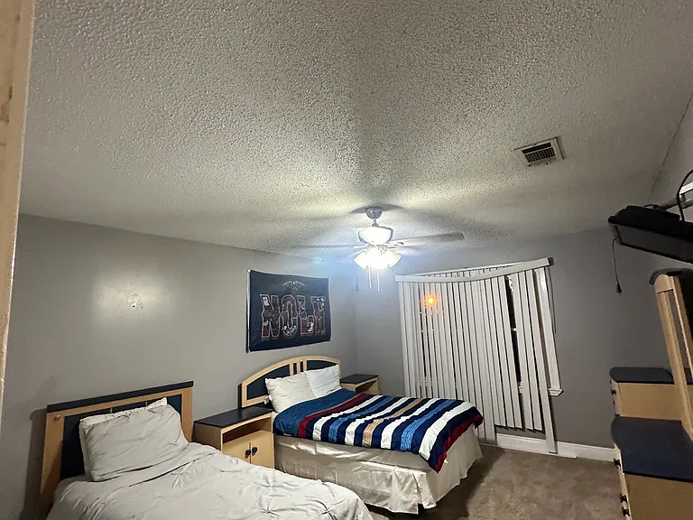 412 Glenmeade Ct — Photo 16