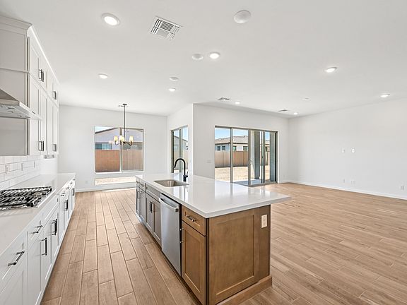 Madera - Aspen Interior Image 5