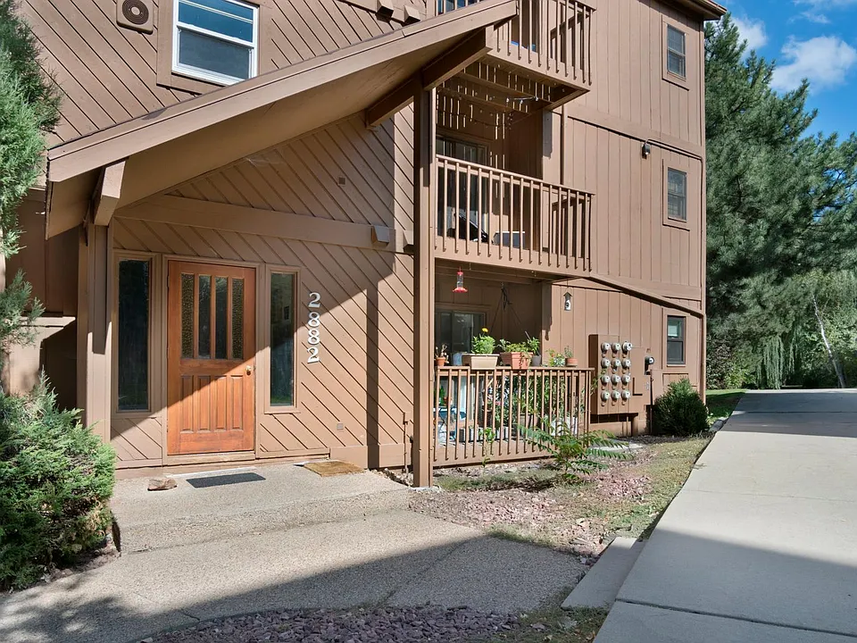2882 Sundown Ln #104