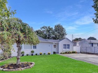 66 Madison St, Merrick, NY 11566