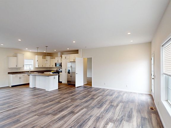 5th image of 705 Cottonwood Ln