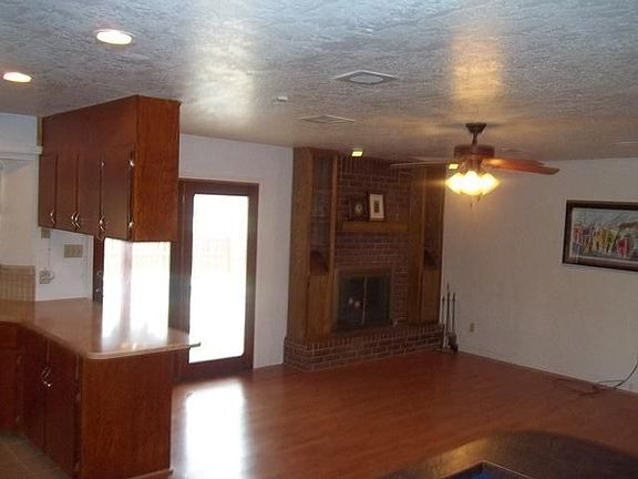 5th image of 2801 NE Scottsdale Cir