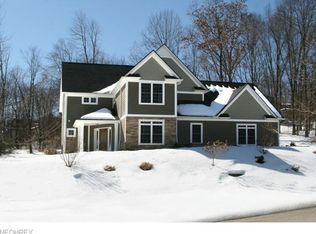 1164 Riverwoods Dr, Akron, OH