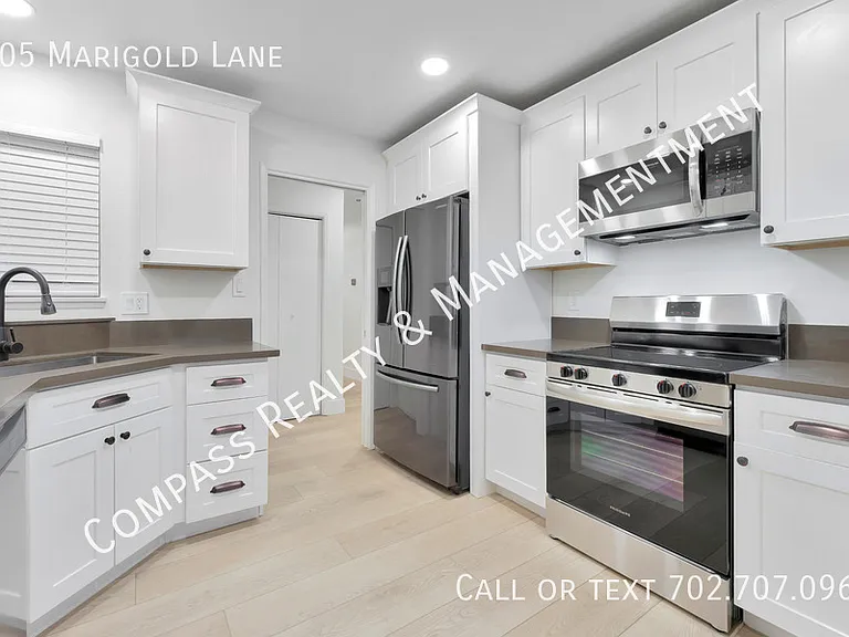 105 Marigold Ln — Photo 4