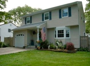 18 N 4th St, Holbrook, NY 11741