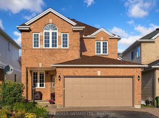 4 Totteridge Ave, Ottawa, ON K2J 5G2