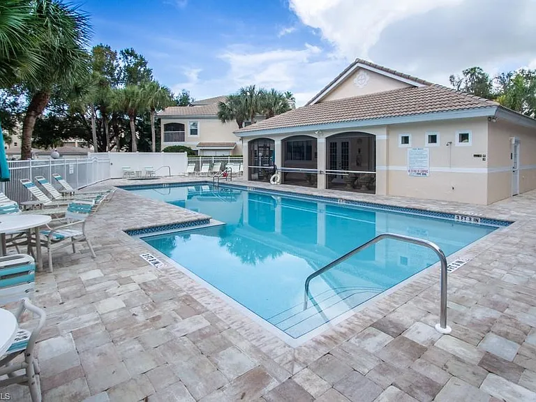 1044 Woodshire Ln #B210 — Photo 21