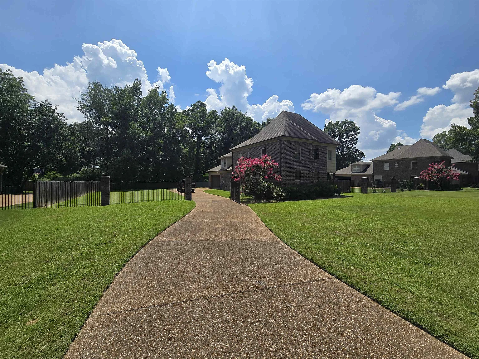 3 bed, 2.5 bath, 2809 sqft, $2,850 — Photo 1