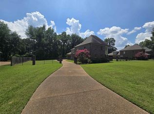 8949 Poplar Pike, Germantown, TN 38138