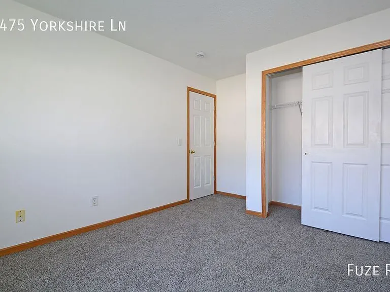 1475 Yorkshire Ln — Photo 18