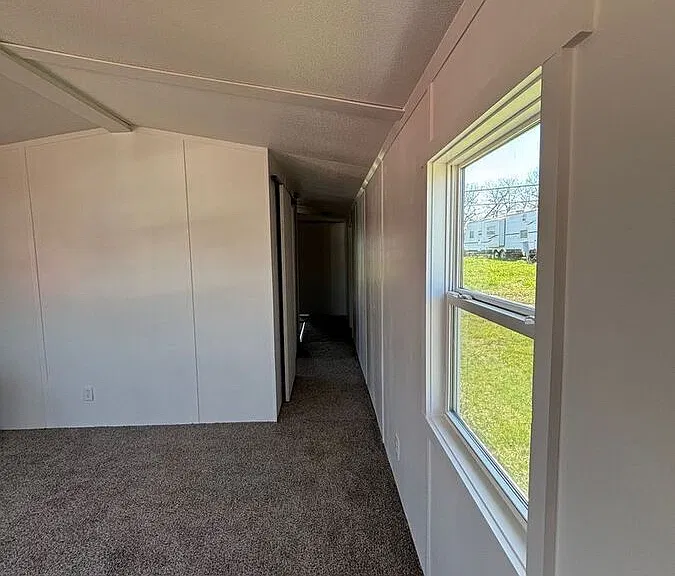 108 Court Dr — Photo 2