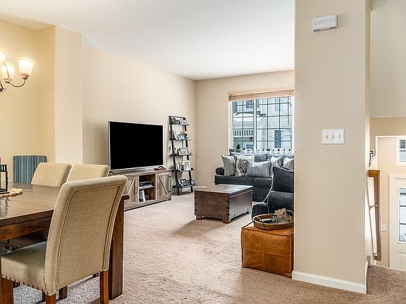 4th image of 364 New Haven Dr
