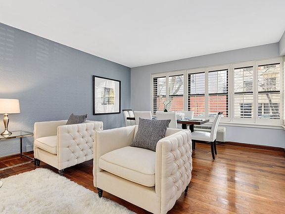 3rd image of 1335 N Astor St APT 1C