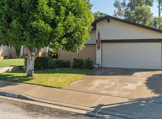 2256 Amber Ln, Escondido, CA 92026