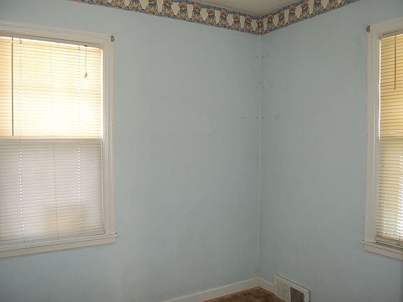 5th image of 1012 Fredrick Ave