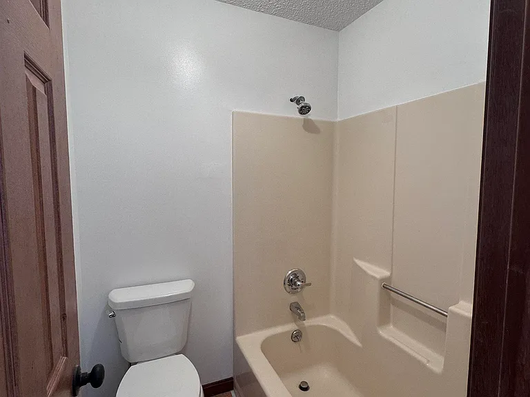111 Rainbow Ave — Photo 13