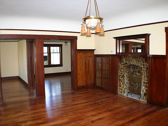5th image of 322 E McKinley Ave