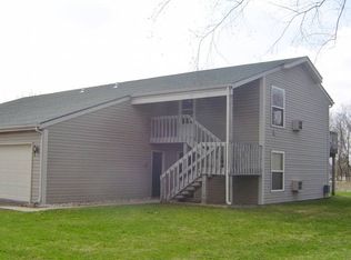5125 Seaton Hall Dr, Machesney Park, IL 61115