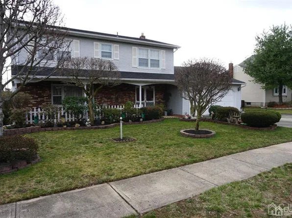 103 Rodak Cir, Edison, NJ 08817