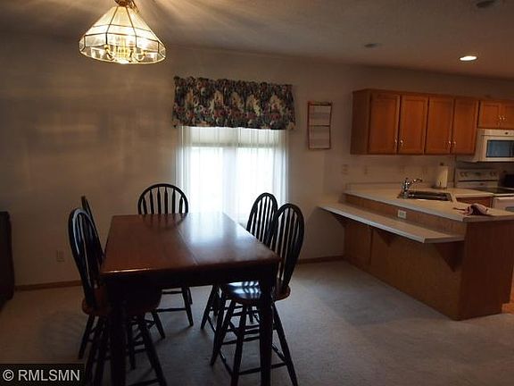 5th image of 704 Danube Cir NE