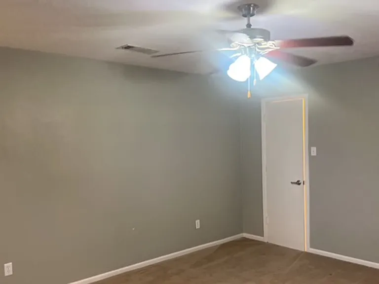 3700 Dauphine Ct — Photo 19