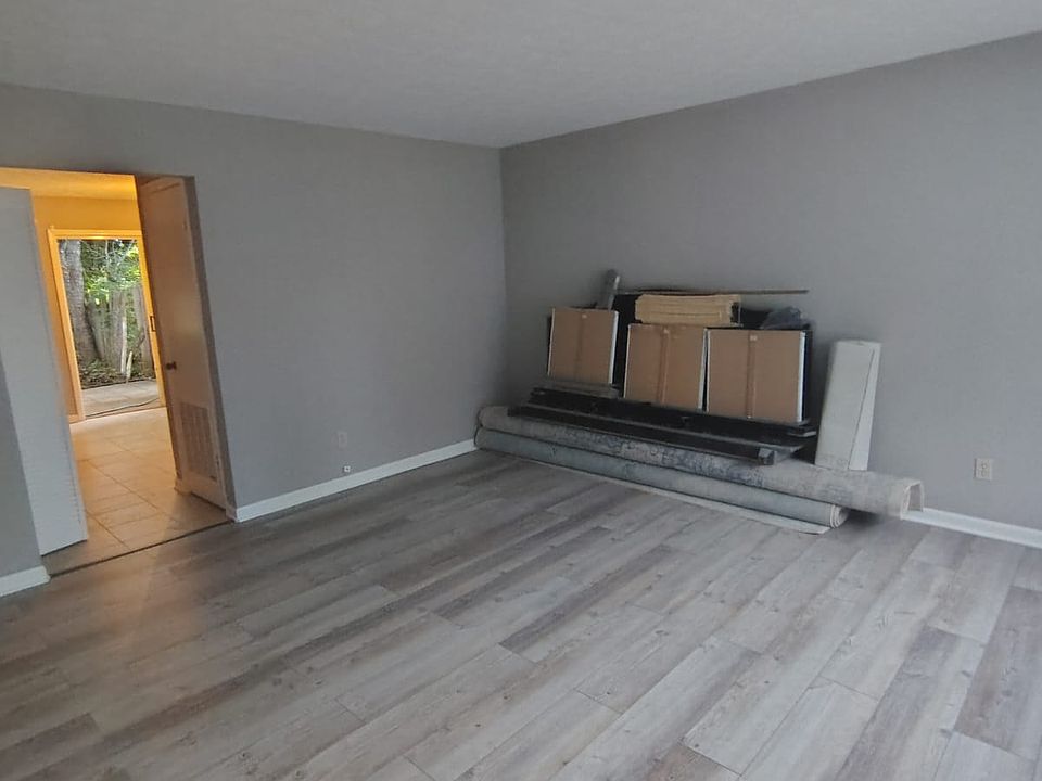 2nd image of 851 Choctaw Ave
