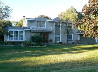 3128 Bloomfield Shore Dr, West Bloomfield, MI 48323