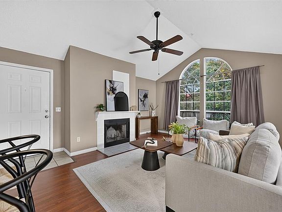 4th image of 900 NORTHERN DANCER WAY #206