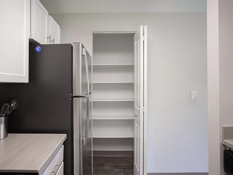 Stonesthrow Apartments — Photo 37
