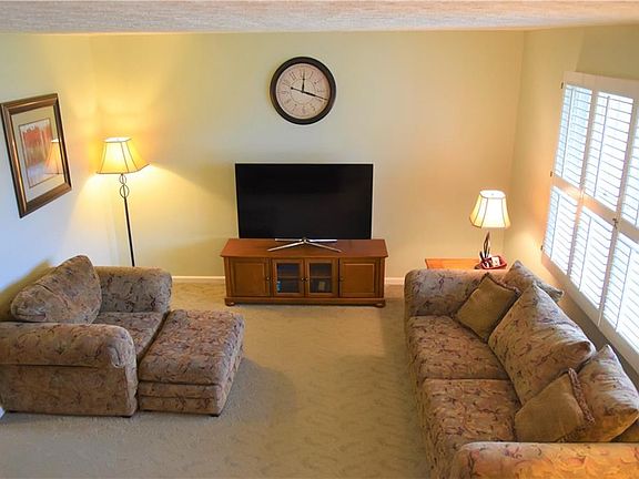 3rd image of 644 Cobblestone Dr